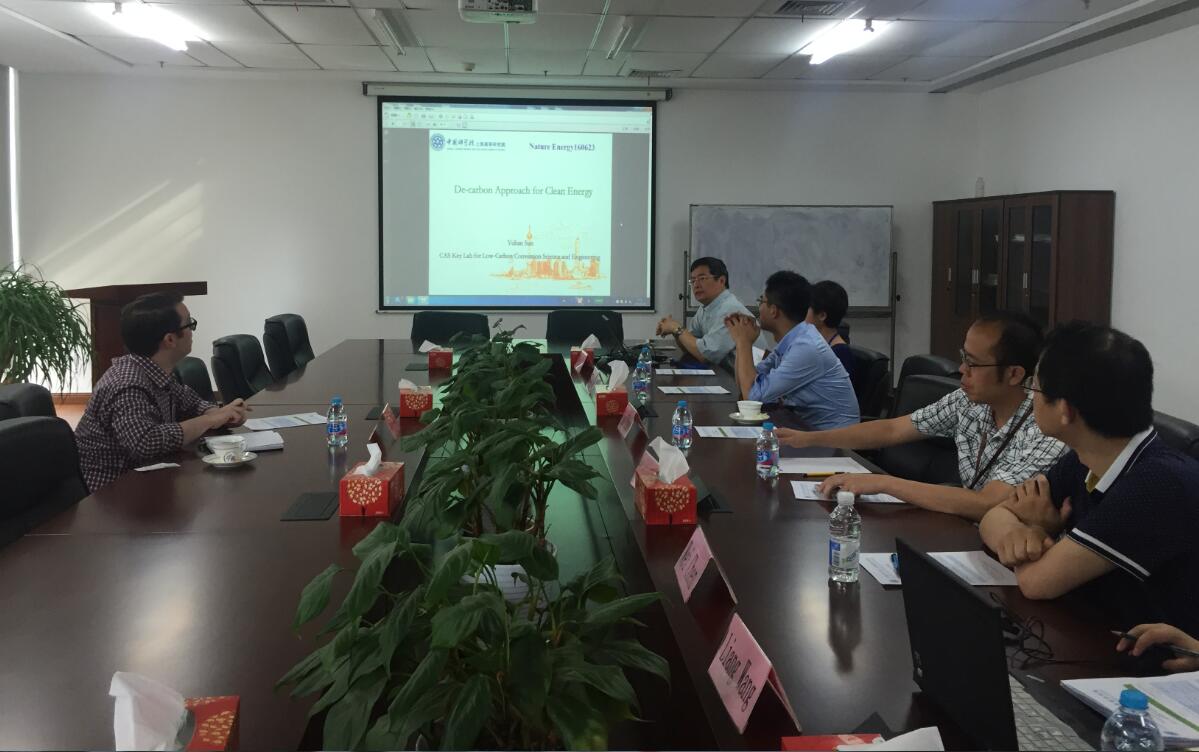 Chief Editor of Nature Energy Visited SARI