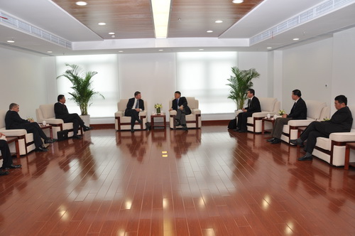 JIANG Mianheng Met with Delegation from BP