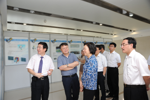 CPC Shanghai Municipal Committee Deputy-Secretary Yin Yicui Inspected SARI